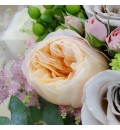 Ramo de novia con rosa inglesa, astilbe y manzanilla