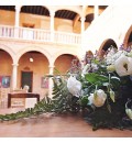 Decoración boda civil en Palacio de los Fúcares, Almagro, con flor silvestre