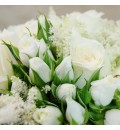 Ramo de novia con rosas blancas y astilbe
