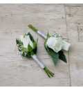 Ramo de novia con rosas blancas y astilbe rosa
