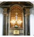 Decoración de la Iglesia de la Purísima de Almuradiel, Ciudad Real con hortensia blanca