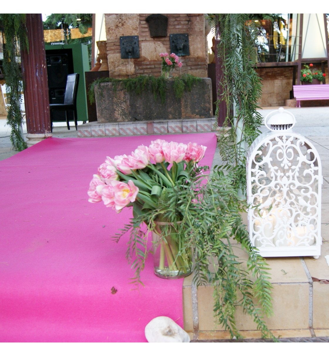 Decoración Palacio de la serna boda civil con tulipan rosa