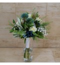 Ramo de novia con rosas blancas y hortensia azul