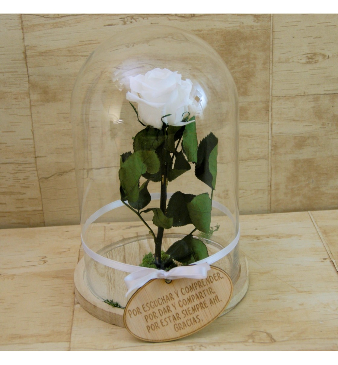 Cúpula de cristal y base de madera con rosa eterna blanca