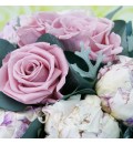 Ramo de novia preservado con peonia y rosas rosas