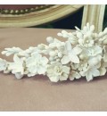 Tocado de novia de flores de porcelana fría blancas