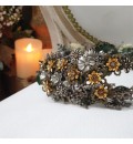 Corona de novia con flores de metal y eucalipto preservado