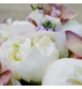 Ramo de novia con orquídeas y peonias