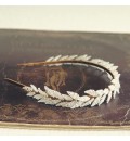Diadema de novia con hojas de cristal perlado