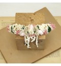 Tocado de novia con flor preservada blanca y rosa